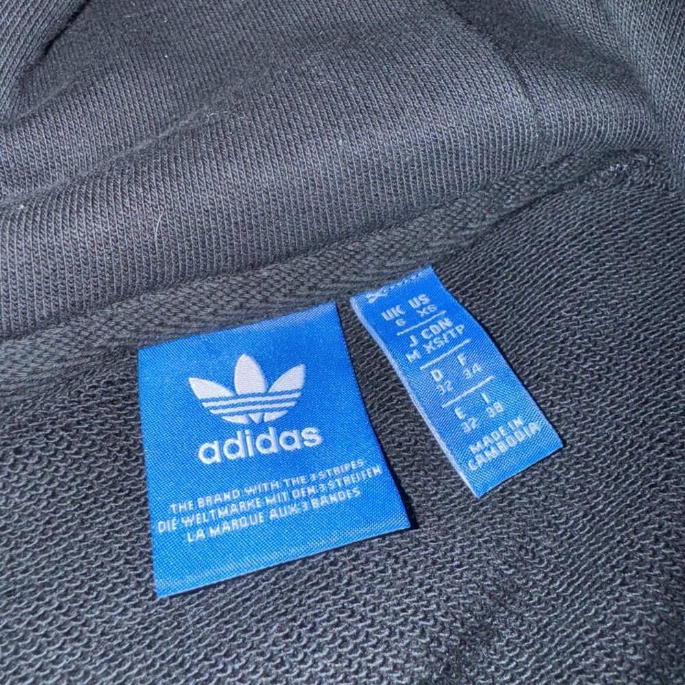 Adidas Crop - Picture 2 of 2